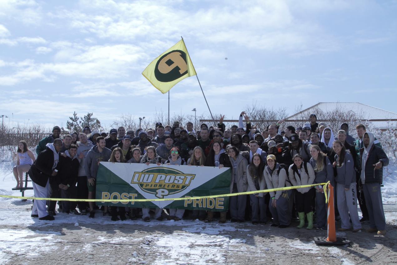 LIU Post Football and Field Hockey Participate in Polar Plunge for Special Olympics